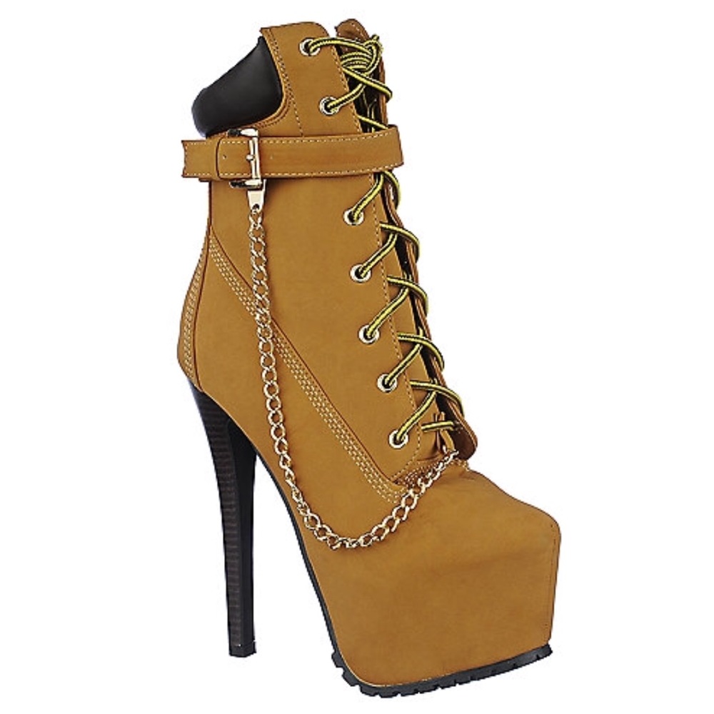 PLATFORM “TIMBERLAND STYLE” BOOTS